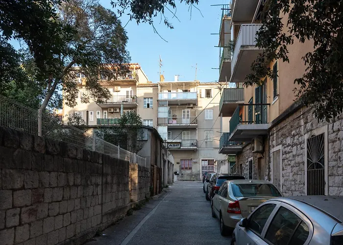 Antares Luxury 2 3* Спліт