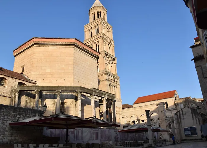 Antares Luxury 2 Гостьовий будинок Спліт