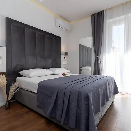 Antares Rooms Split 2